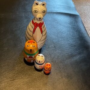 SET OF WOODEN PAINTED RUSSIAN CAT NESTING DOLLS. FITS INSIDE OF EACH OTHER.NEW
